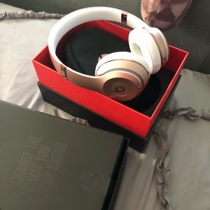 Beats solo3 pink